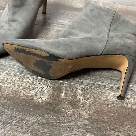 Express Gray Suede Heel Booties Kitten Classic Fun Sexy Winter Going Out Size 10 - Picture 4 of 5